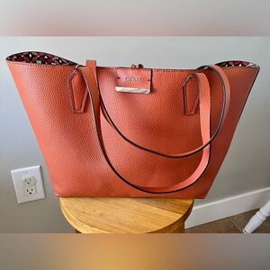 GUESS Burnt Orange Reversible Patterned Tote Bag Pebbled Texture - vacation